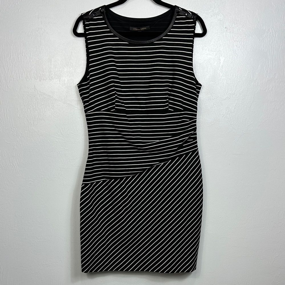 Cynthia Steffe Black And White Striped Sheath Sleeveless Dress Size 12